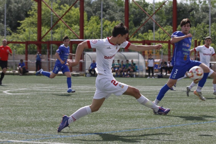 El Épila se impone al Utrillas al meter tres goles en los últimos minutos (3-0)