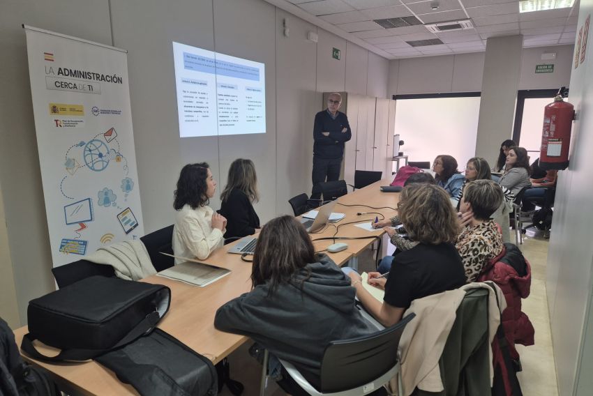 La Subdelegación del Gobierno forma en gestión de ayudas en situación de emergencia