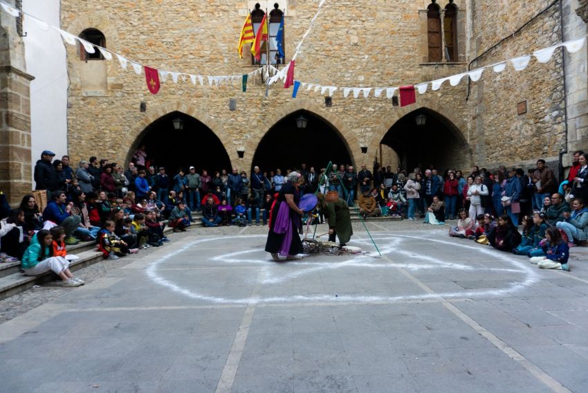 La Iglesuela invita a un viaje sensorial entre la tradición, el arte y el espectáculo