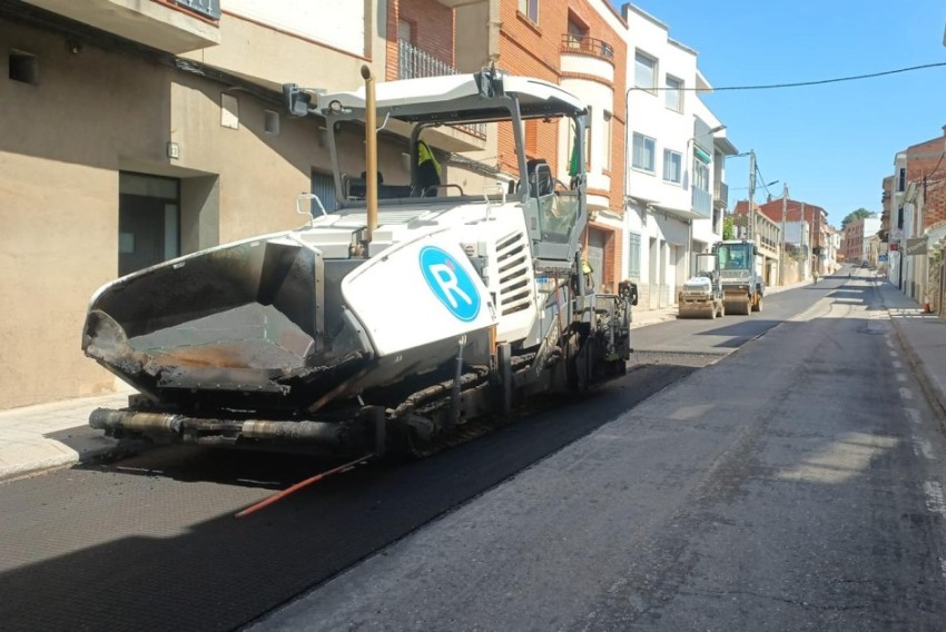 El Mitma mejora el firme de la carretera nacional N-232 en la travesía de Híjar