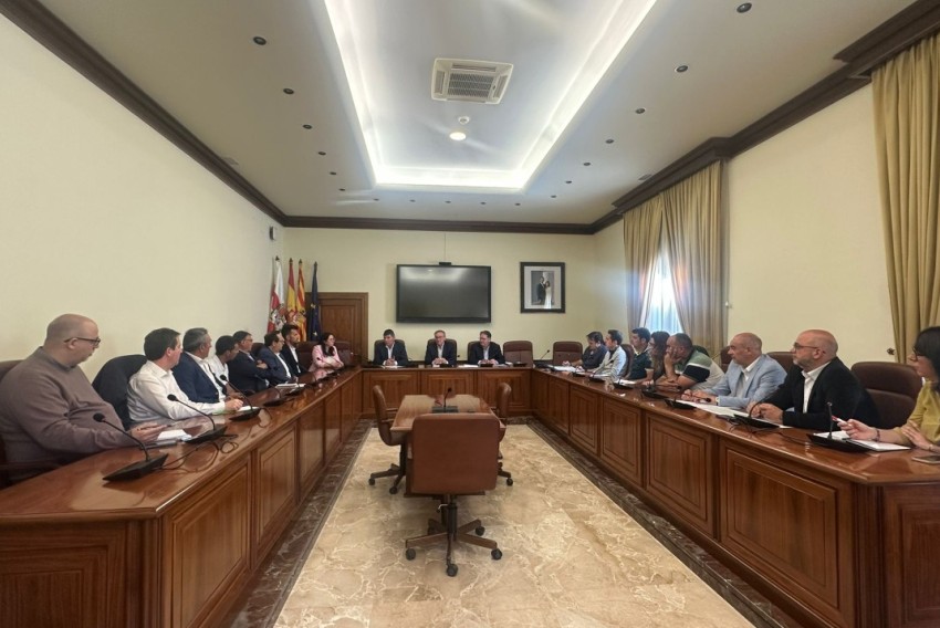 La Diputación Provincial impulsará los trabajos para alcanzar la DOP Vinos del Matarraña y la IGP Queso de Teruel