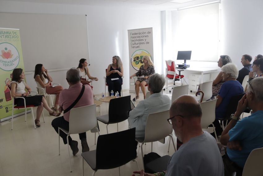 Los distintos prismas de la soledad, en una mesa redonda de Acompañando Teruel