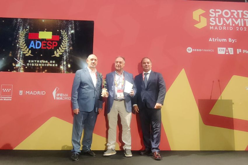 Jesús Artigot recibe el premio Green Sport Flag