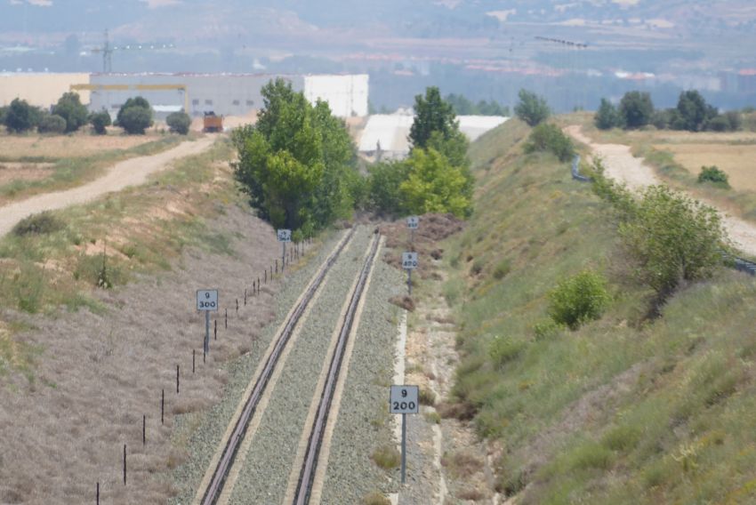 Aragón Plataforma Logística adecuará el ramal ferroviario de Platea tras catorce años sin uso