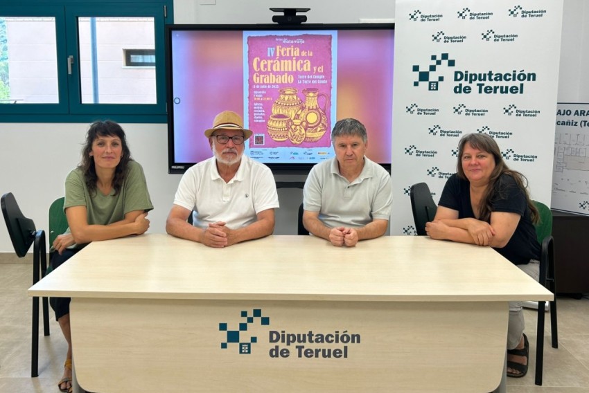 Torre del Compte modela su cita de cerámica y grabado,  para “tocar y sentir”