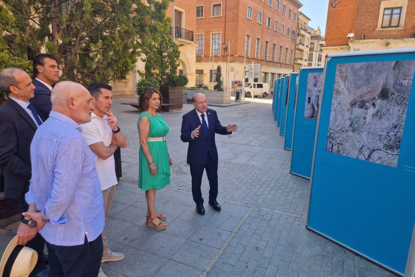El antes y el después del Monasterio de San Juan de la Peña, en una exposición en Teruel