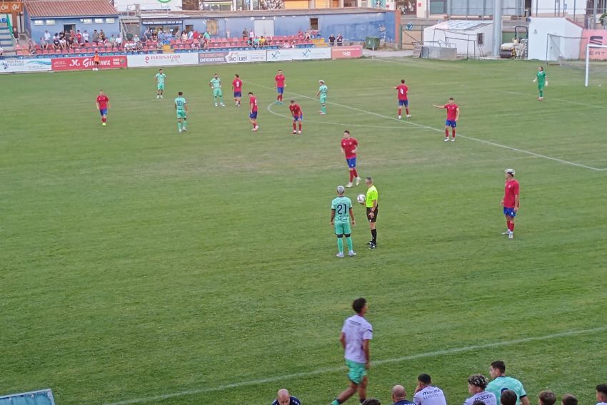 El ‘Comandante’ decide el primer ensayo del Teruel ante el Levante de Primera (0-2)
