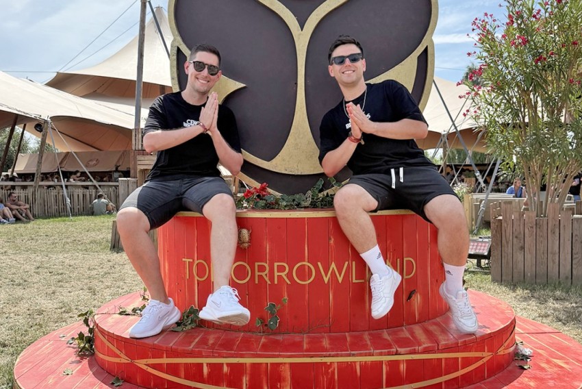 Los Djs alcañizanos Cence Brothers debutan en Tomorrowland y llevan Aragón como bandera