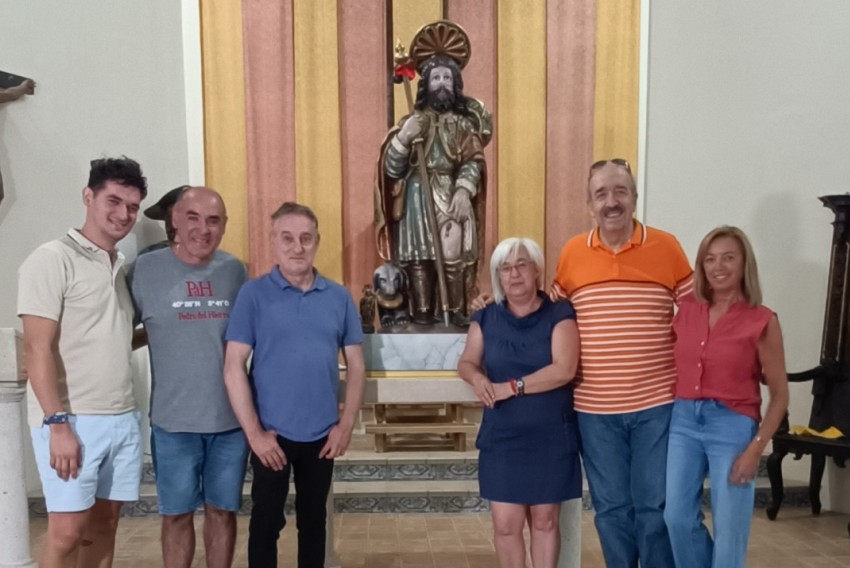 El Ayuntamiento de Calamocha recibe la réplica 3D de la talla de San Roque