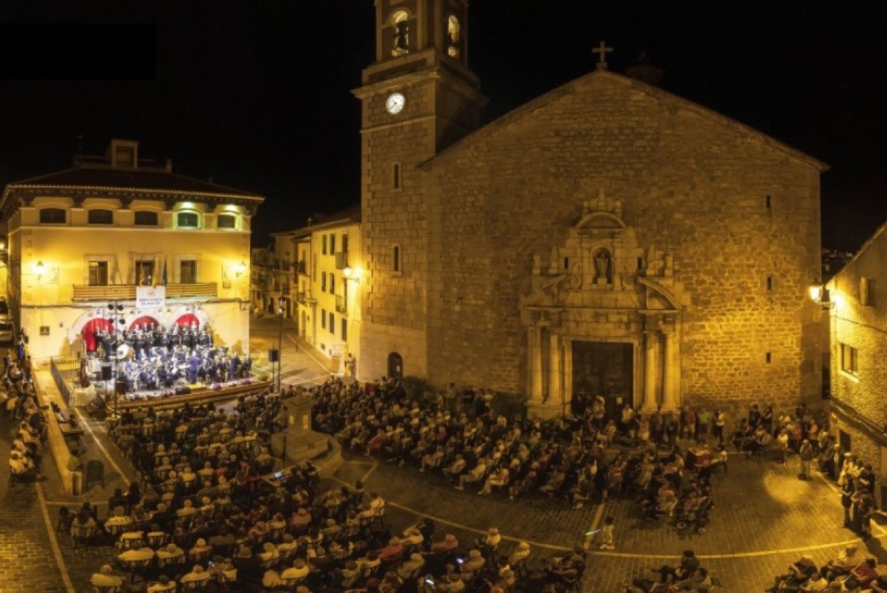 ‘Carmina Burana’ de la Unión Musical de Sarrión llena de público la localidad turolense