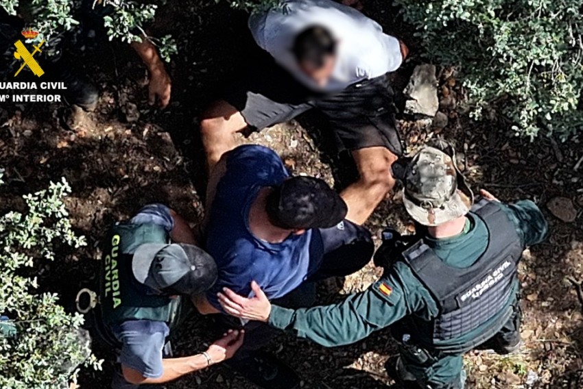 La Guardia Civil de Teruel desarticula tres plantaciones de marihuana y detiene a dos personas en parajes de las localidades de Puertomingalvo y Linares de Mora