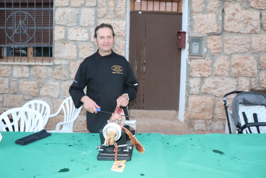 Miguel Ángel Abril, cortador profesional de jamón: “Para ser buen cortador de jamón lo más importante es que te guste y tener buenas herramientas”