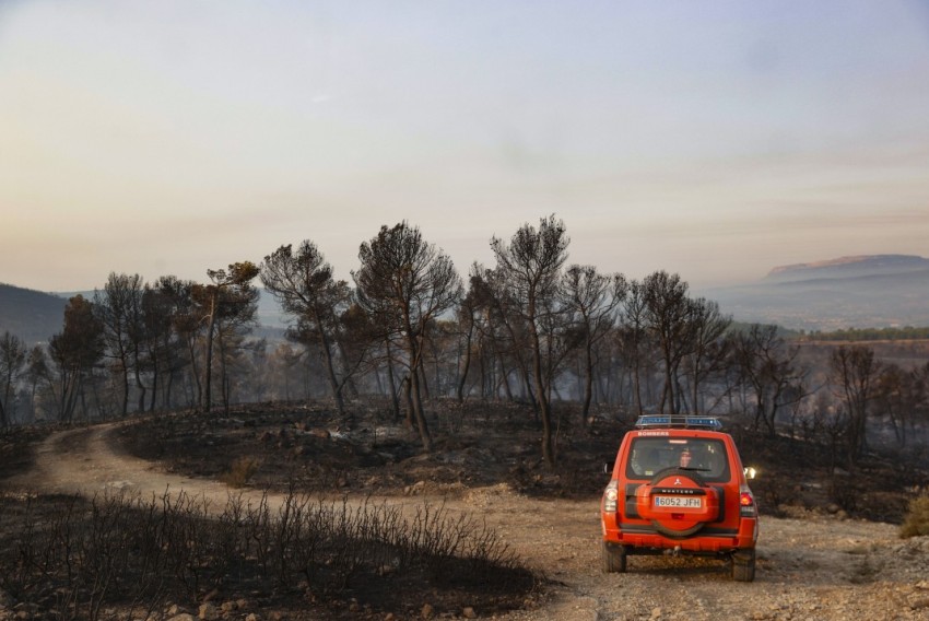 La brigada Helitransportada de Teruel colabora en la extinción del incendio de Teresa de Cofrentes en Valencia