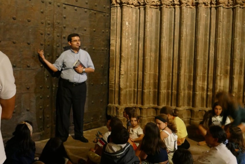Raúl Sebastián, presidente de la Asociación Patrimonial de la Colegiata de Mora de Rubielos: “Hemos recopilado historias  de personas del pueblo, de aparecidos y de fantasmas”