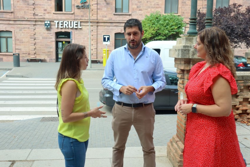 Vox reclama replantear la instalación de postes y canaletas de la electrificación Zaragoza-Teruel para “no comprometer el desdoblamiento de la vía”