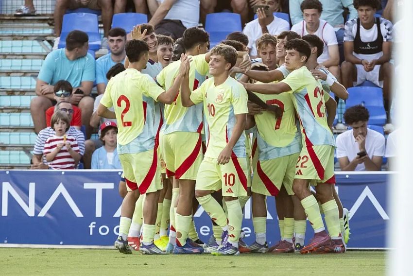 La sub-19 de Juan Hernández inicia con triunfo el Torneo de Pinatar