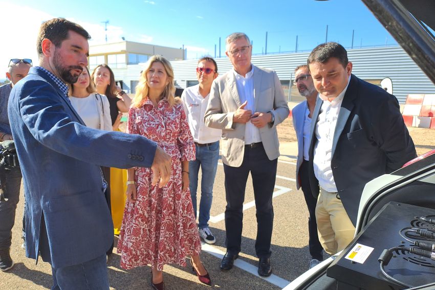 “Ya podemos soltar manos y pies, que el coche nos lleva salvando obstáculos”