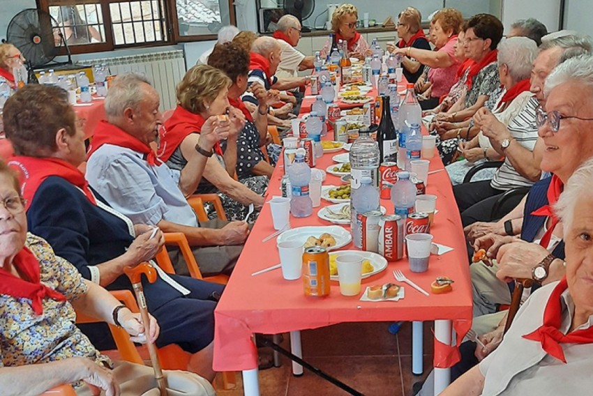 Segura de Baños rinde homenaje  a sus vecinos octogenarios