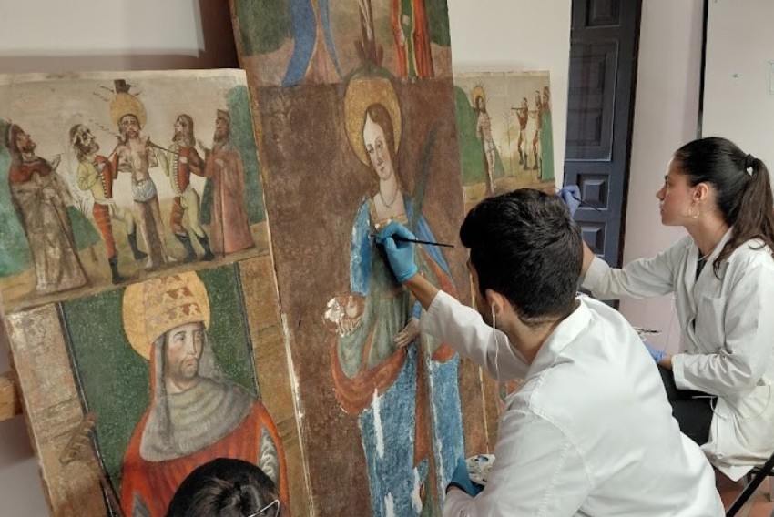El retablo gótico del siglo XVI de Villar del Salz vuelve a la ermita tras su restauración