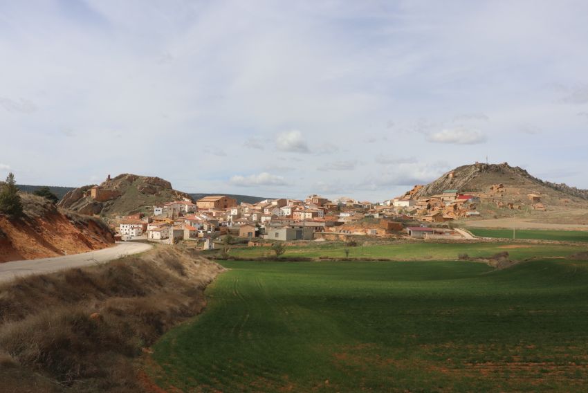 Instituciones, expertos y empresarios debaten sobre despoblación en Segura de Baños