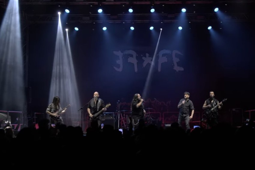 EFFE publica el último adelanto de su próximo LP, ‘X años de un trago’