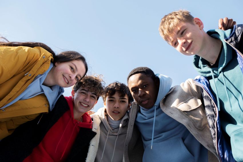 El papel de la familia y la comunidad  en el desarrollo positivo de los adolescentes