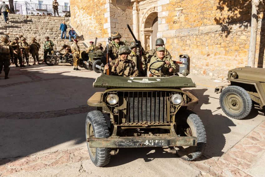 Albentosa revive la liberación de Sicilia en 1943 durante el X Memorial March