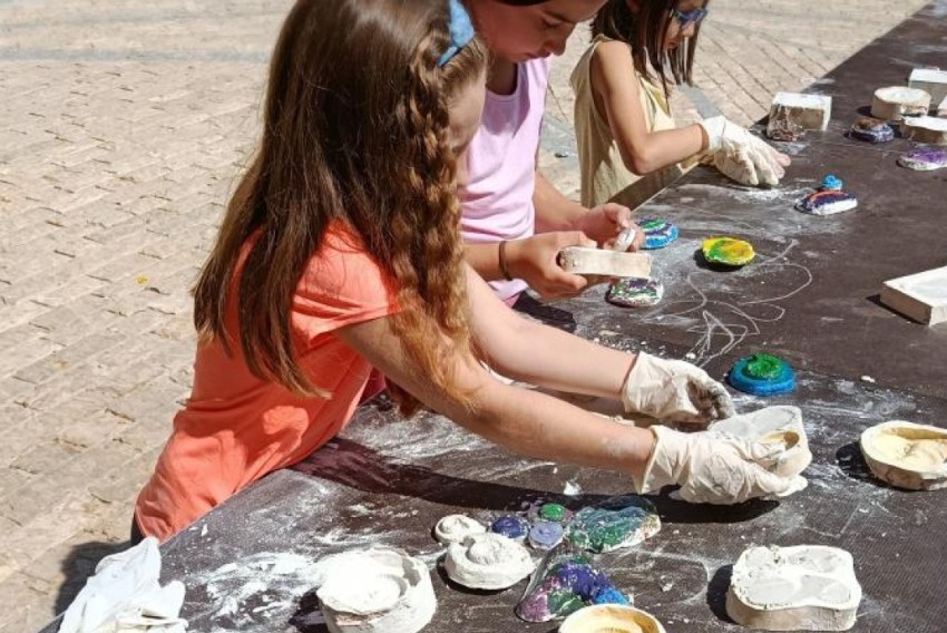 Dinópolis se une a ‘La Ciencia Contraataca’,que se celebra en Zaragoza con motivo de la Noche Europea de los Investigadores e Investigadoras