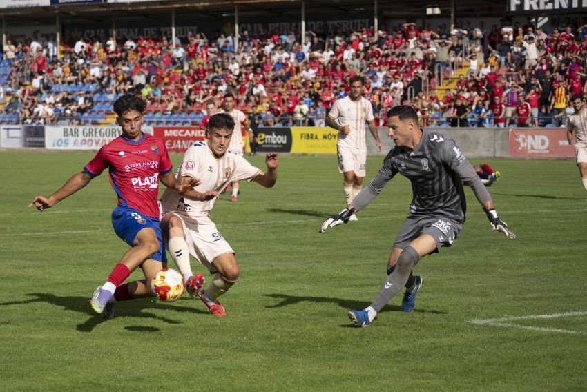Socios y “escolares” elevan a casi 1.700 la hinchada del CD Teruel