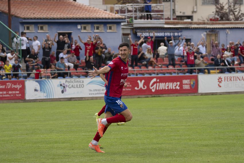 La volea fina de Albisua, nominada a mejor gol de la jornada en Primera RFEF