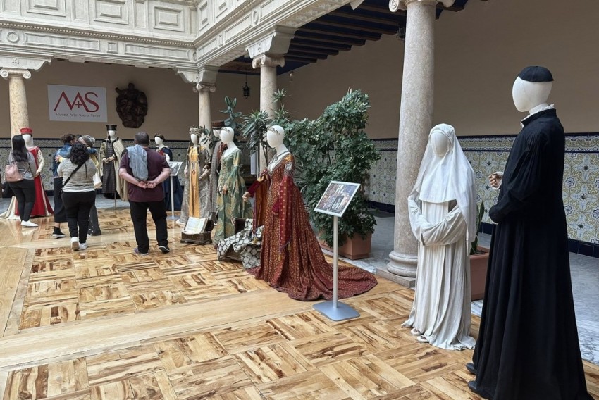 Arranca en Teruel el XIII Congreso Internacional de Fiestas y Recreaciones Históricas con una exposición sobre indumentaria ceremonial