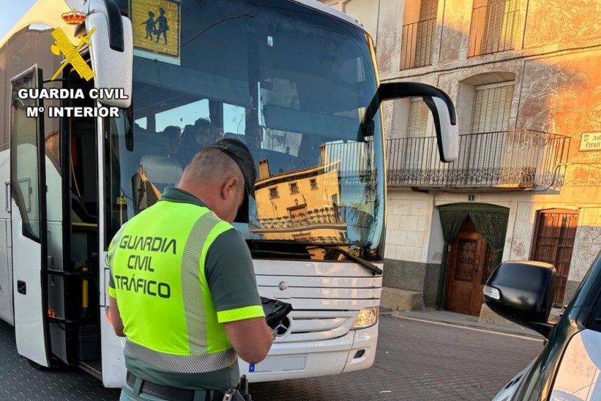 El conductor del autobús escolar y regular de Gúdar-Javalambre da positivo dos veces en drogas en cinco días