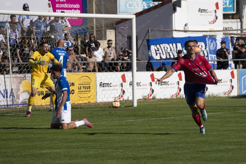 La versión más solvente del CD Teruel suma su segundo triunfo consecutivo (2-1)