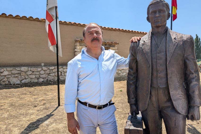Fermín Yagües, autor de un libro sobre la emigración desde Jabaloyas a EEUU y México: “Quería rescatar las vidas de los emigrantes, que no se perdieran en las grietas del olvido”