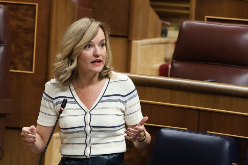 Los populares exigen la dimisión de Pilar Alegría por negar una orgía en el Parador de Teruel en el que también estaba alojada