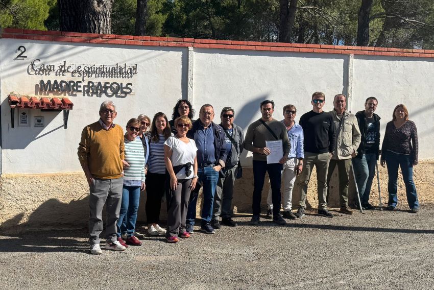 El centro Madre Rafols no tiene licencia de actividad, según los vecinos