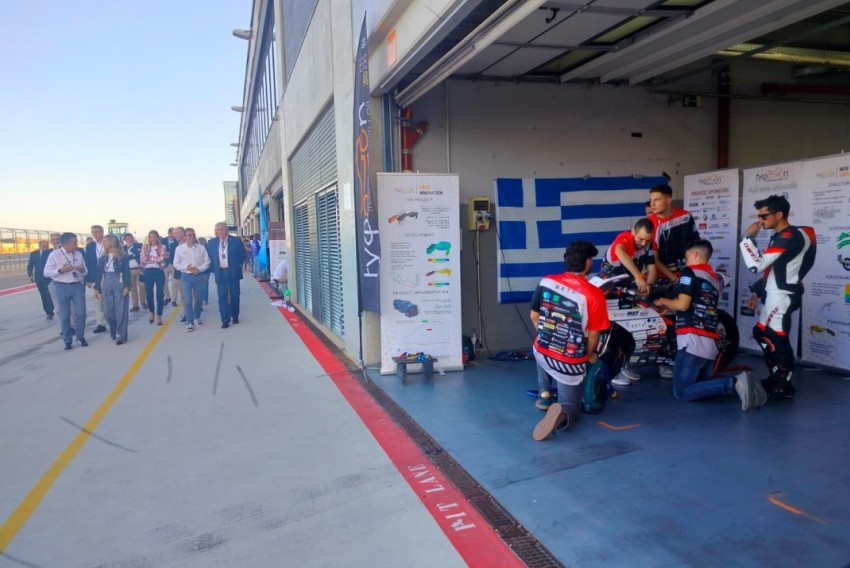 Los equipos italianos de Quartodilitro Unipo y Polimi Motorcycle Factory han resultado ganadores a la excelencia en las categorías de eFuel y Electric en MotoStudent
