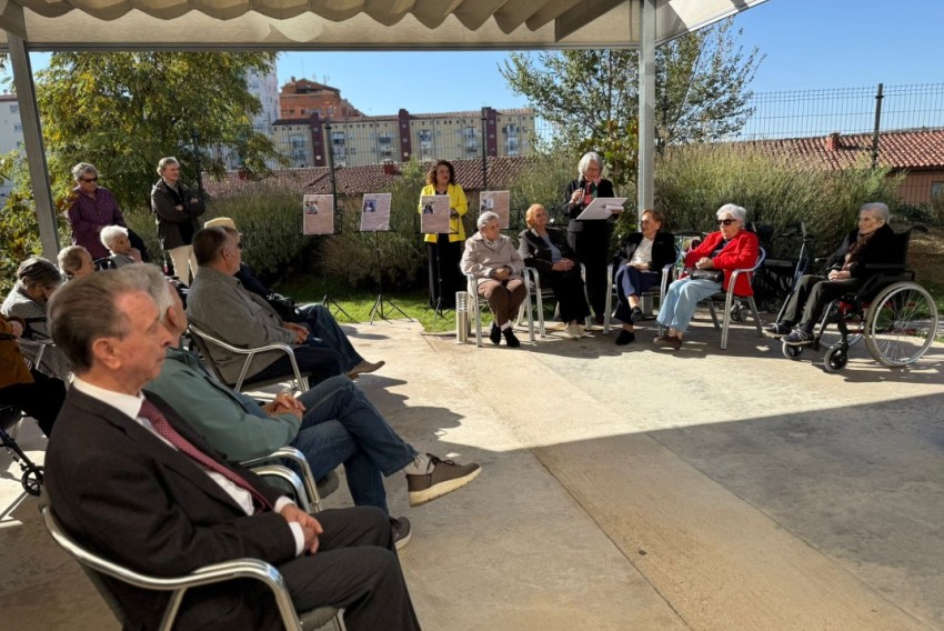 El proyecto ‘Mujeres con alma y fuerza’ se presenta en el centro de mayores Paúles