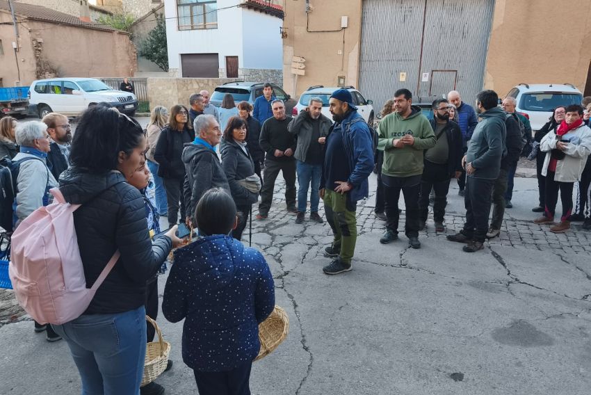 Un centenar de seteros recogen en Gúdar casi  150 especies diferentes