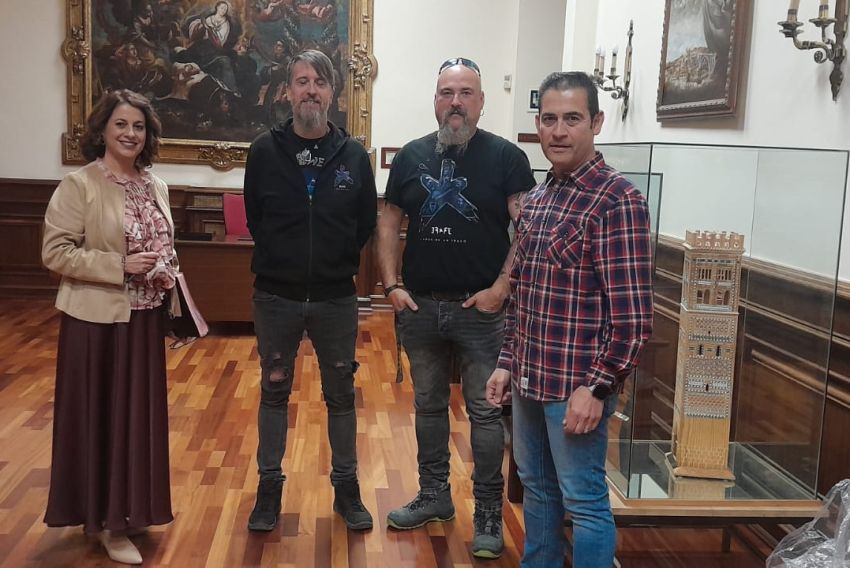 EFFE presenta en el Ayuntamiento su álbum grabado en directo, “X Años de un Trago”