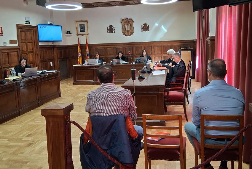 La Fiscalía pide 13 años de inhabilitación para Amador y Bielsa y sus defensas, la absolución