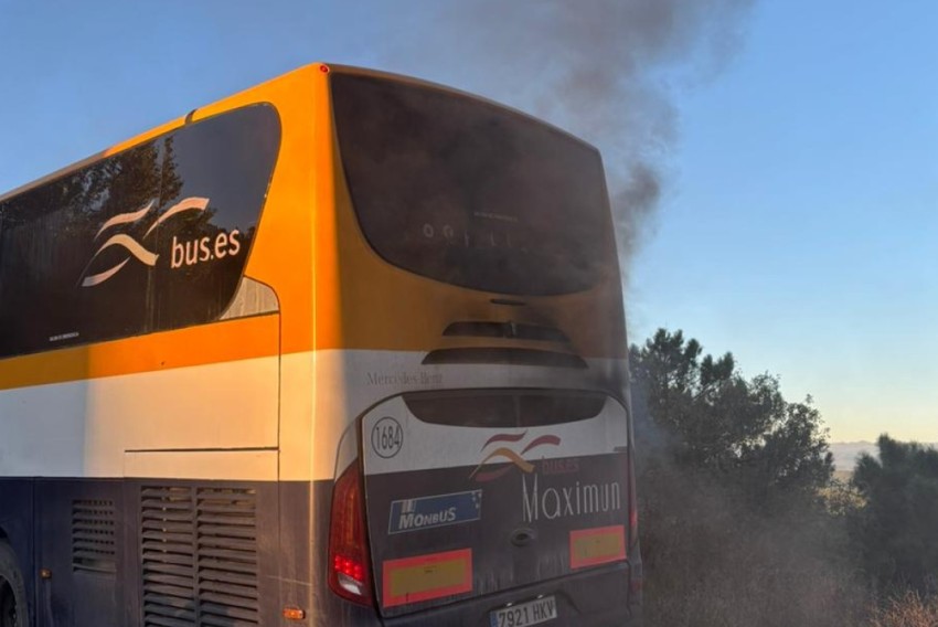 Los estudiantes de secundaria de Fuentes de Rubielos y Olba sufren una nueva avería del autobús escolar