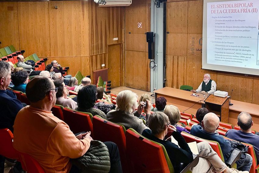 Estudiar las dictaduras del siglo XX para  no tropezar tres veces en la misma piedra