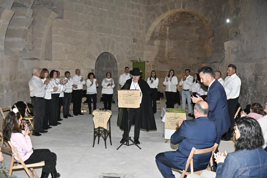 Los cofrades de la Trufa Negra juran sus cargos  en el Castillo de Mora