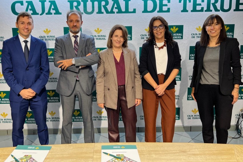 Caja Rural de Teruel becará a 20 alumnos del Centro Universitario de Lenguas Modernas del Campus de Teruel