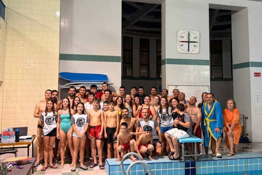 Más de treinta deportistas en el Kilómetro a Nado de Teruel