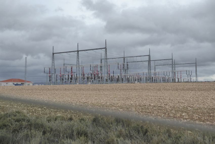 Teruel Existe y PAR chocan en las Cortes por la línea eléctrica Mezquita-Platea