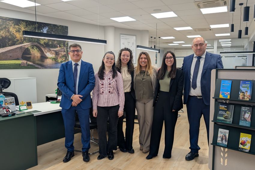 Caja Rural de Teruel renueva la imagen de su oficina de Calamocha