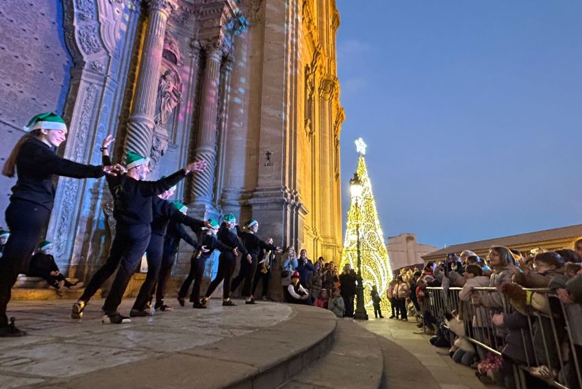 La iglesia de Santa María de Alcañiz se convierte este año en escenario del encendido navideño