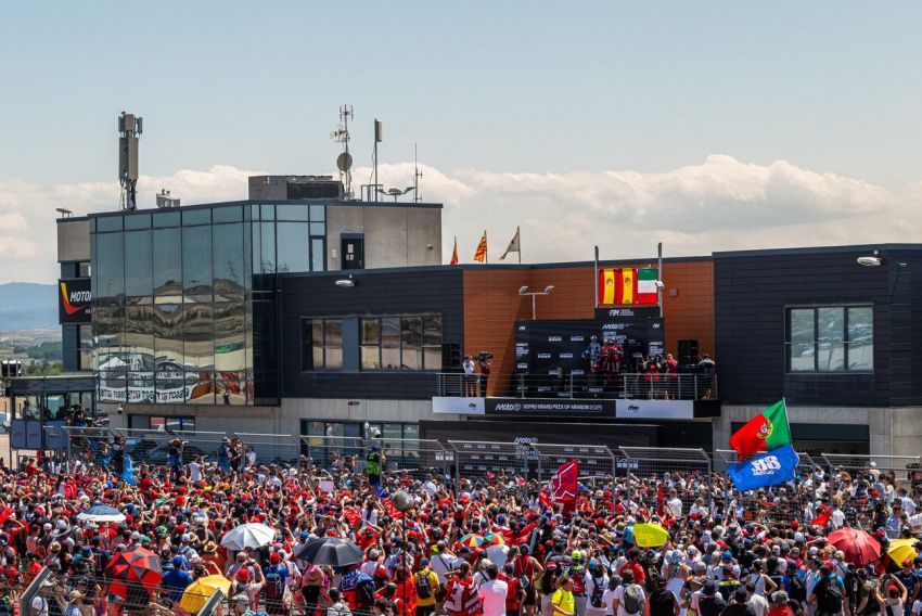 Motorland lanza entradas conjuntas para MotoGP y Superbike en tribuna